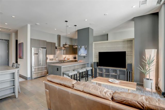 1211 Caroline Street 1706, Houston, TX 77002