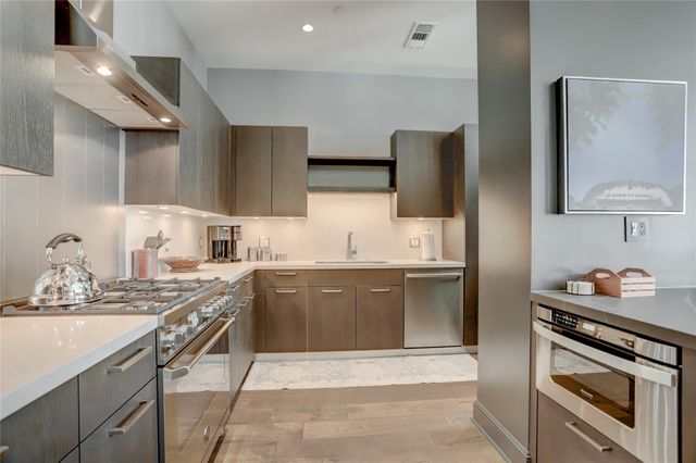1211 Caroline Street 1706, Houston, TX 77002