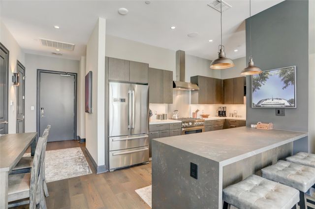 1211 Caroline Street 1706, Houston, TX 77002