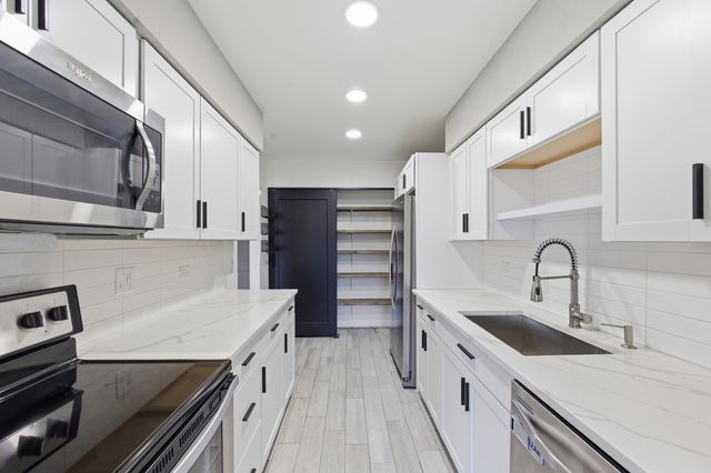 2515 E Olive Street 1C, Arlington Heights, IL 60004