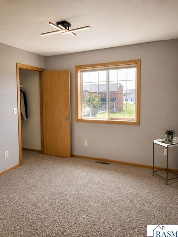 152 Savannah Court, Mankato, MN 56001