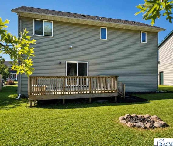 152 Savannah Court, Mankato, MN 56001