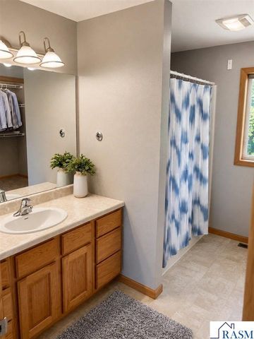 152 Savannah Court, Mankato, MN 56001