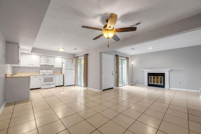 410 Darby Creek Road C, Lexington, KY 40509