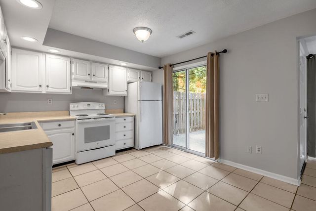 410 Darby Creek Road C, Lexington, KY 40509