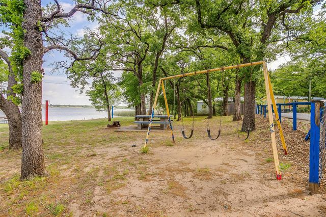 91 Live Oak Street, Alvarado, TX 76009