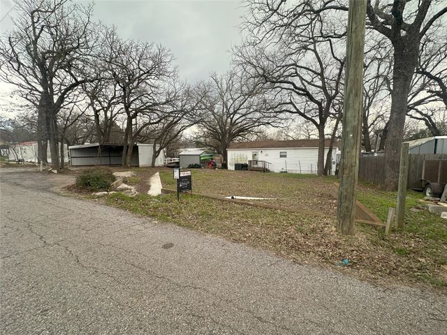 91 Live Oak Street, Alvarado, TX 76009