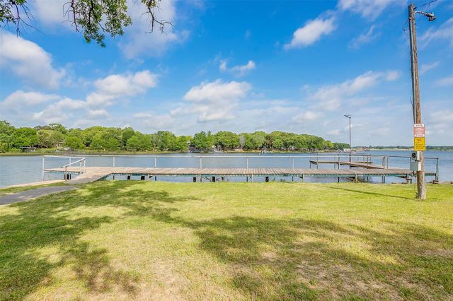 91 Live Oak Street, Alvarado, TX 76009