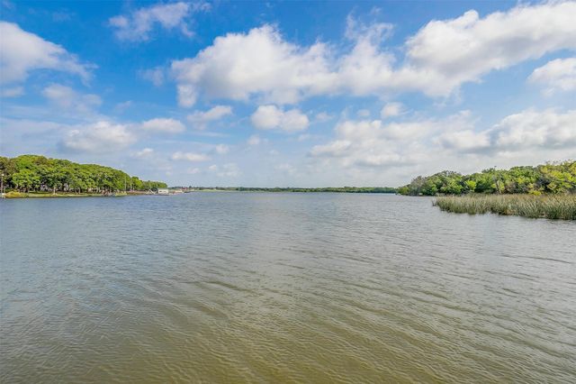 91 Live Oak Street, Alvarado, TX 76009