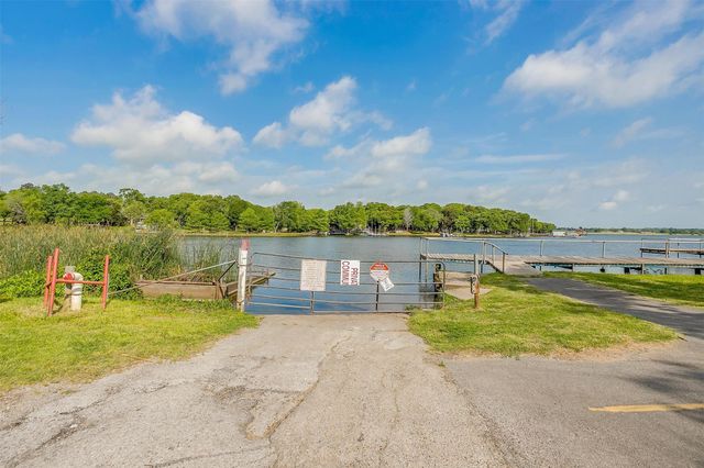 91 Live Oak Street, Alvarado, TX 76009