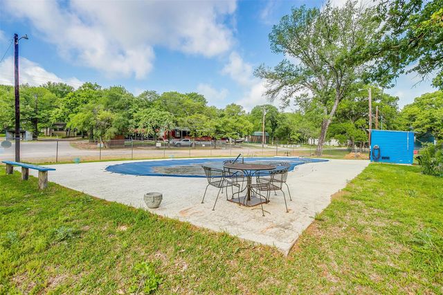 91 Live Oak Street, Alvarado, TX 76009