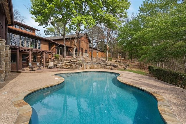 1808 Queensbury Way, Fort Smith, AR 72908