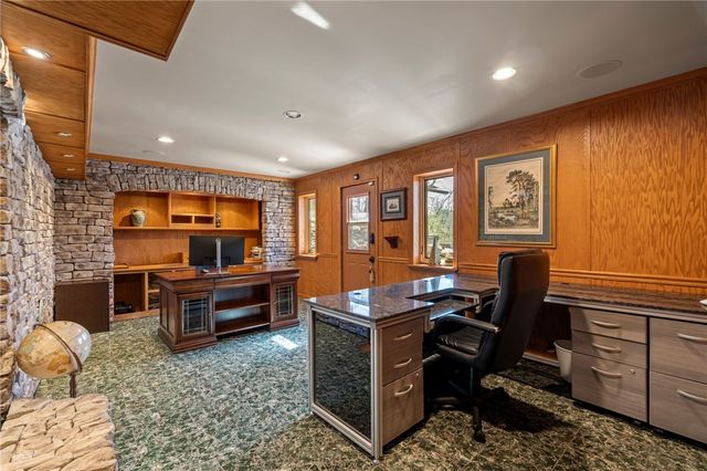 1808 Queensbury Way, Fort Smith, AR 72908