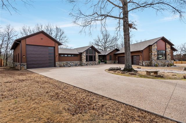 1808 Queensbury Way, Fort Smith, AR 72908