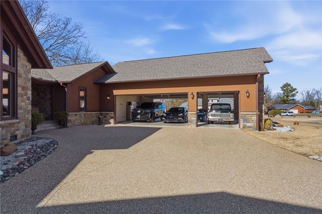 1808 Queensbury Way, Fort Smith, AR 72908