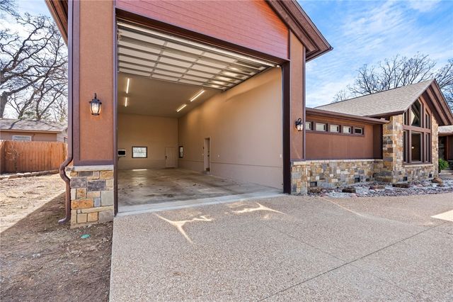 1808 Queensbury Way, Fort Smith, AR 72908