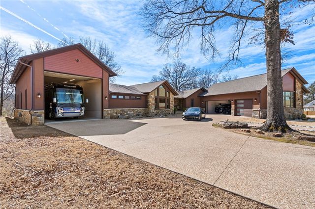 1808 Queensbury Way, Fort Smith, AR 72908