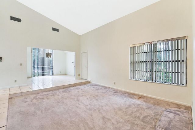 17520 Bridle Court NW, Jupiter, FL 33478