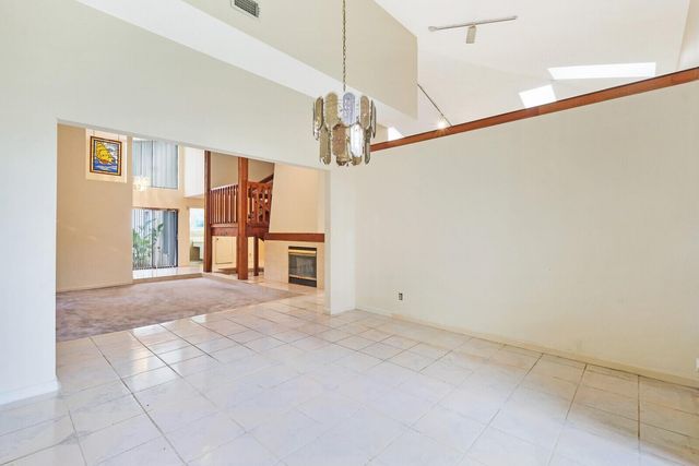 17520 Bridle Court NW, Jupiter, FL 33478