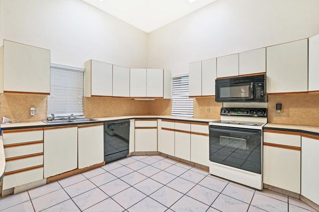 17520 Bridle Court NW, Jupiter, FL 33478