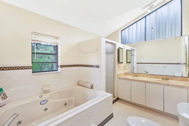 17520 Bridle Court NW, Jupiter, FL 33478
