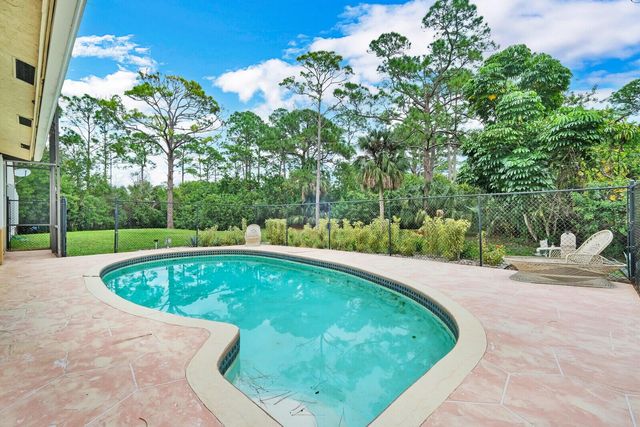 17520 Bridle Court NW, Jupiter, FL 33478