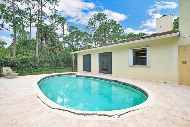 17520 Bridle Court NW, Jupiter, FL 33478