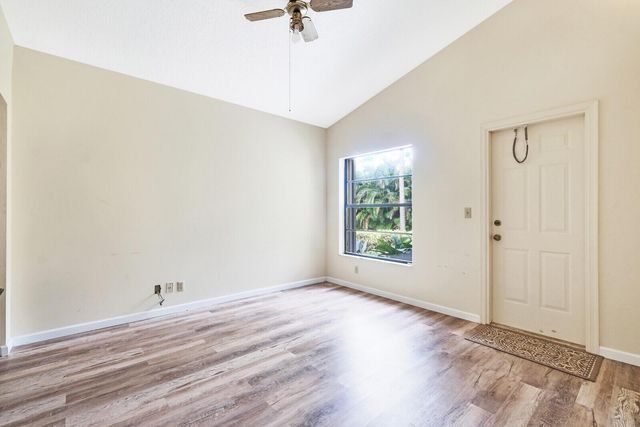 17520 Bridle Court NW, Jupiter, FL 33478