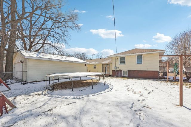 7700 Sierra Parkway, Brooklyn Park, MN 55444