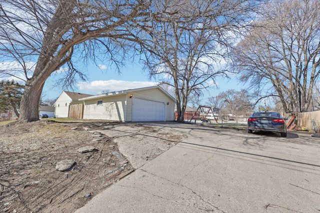7700 Sierra Parkway, Brooklyn Park, MN 55444