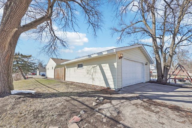 7700 Sierra Parkway, Brooklyn Park, MN 55444