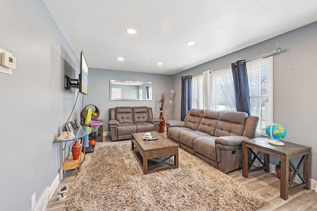 7700 Sierra Parkway, Brooklyn Park, MN 55444