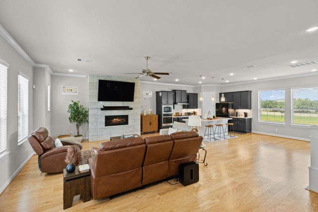 4004 Centre Meadow Way, Houston, TX 77043