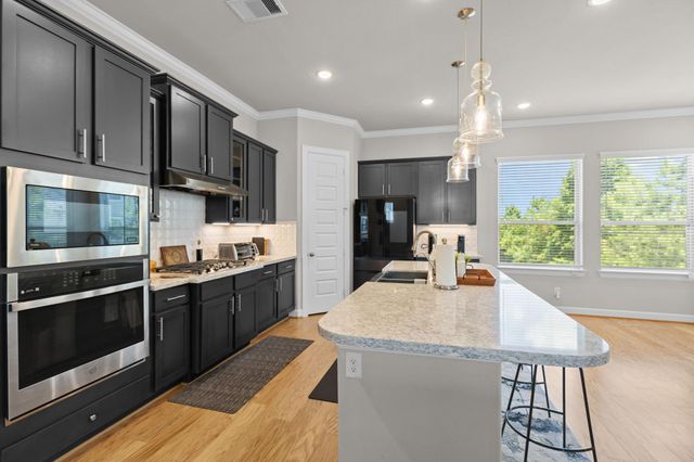 4004 Centre Meadow Way, Houston, TX 77043