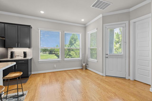 4004 Centre Meadow Way, Houston, TX 77043