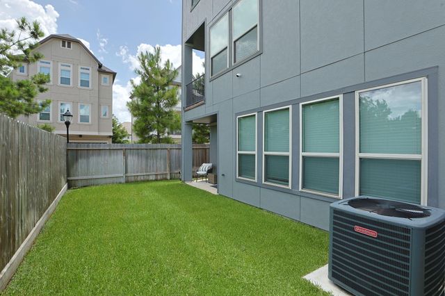4004 Centre Meadow Way, Houston, TX 77043