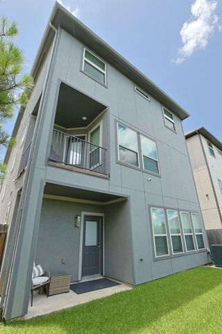4004 Centre Meadow Way, Houston, TX 77043