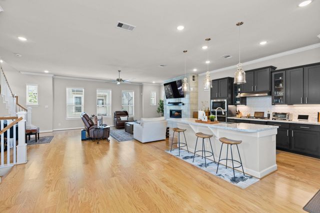 4004 Centre Meadow Way, Houston, TX 77043