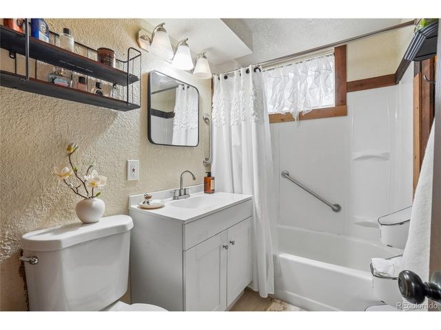 1809 23rd Avenue Ct, Greeley, CO 80634