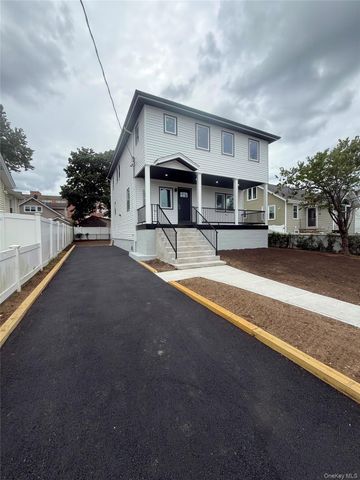 18 Sportsmans Avenue, Freeport, NY 11520
