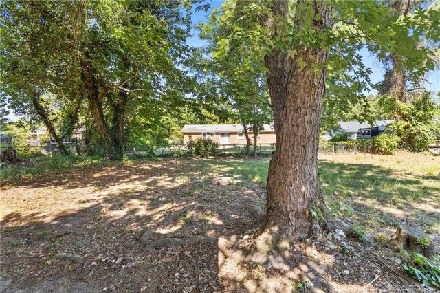 1520 Darvel Avenue, Fayetteville, NC 28304