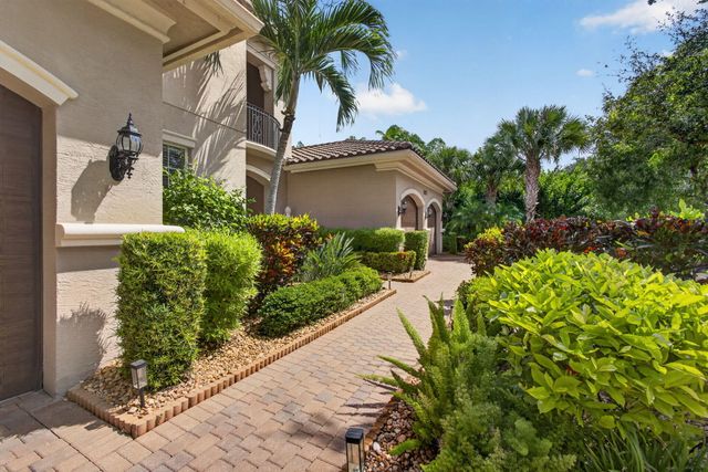 11117 Lynwood Palm Way, Palm Beach Gardens, FL 33412