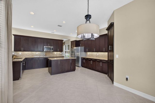11117 Lynwood Palm Way, Palm Beach Gardens, FL 33412