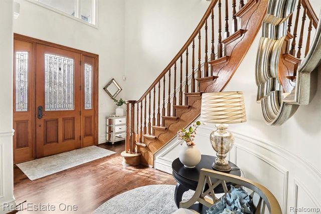 960 Hill Hollow Lane, Milford, MI 48381