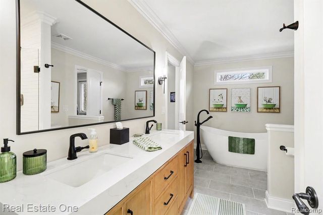 960 Hill Hollow Lane, Milford, MI 48381