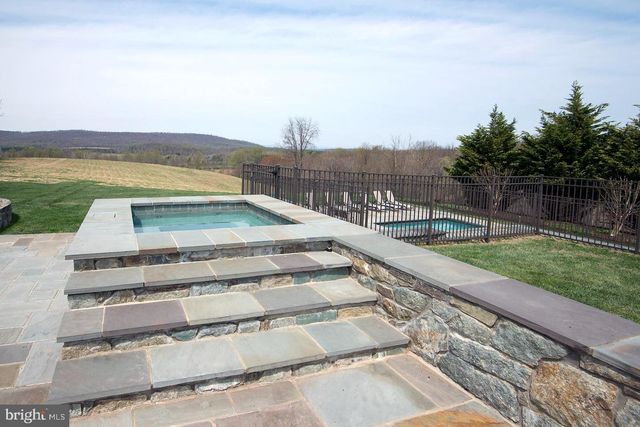 16704 THURSTON RD, Dickerson, MD 20842