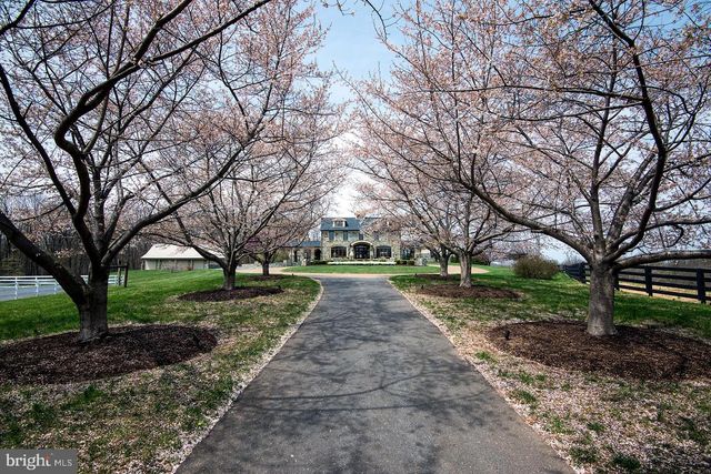 16704 THURSTON RD, Dickerson, MD 20842