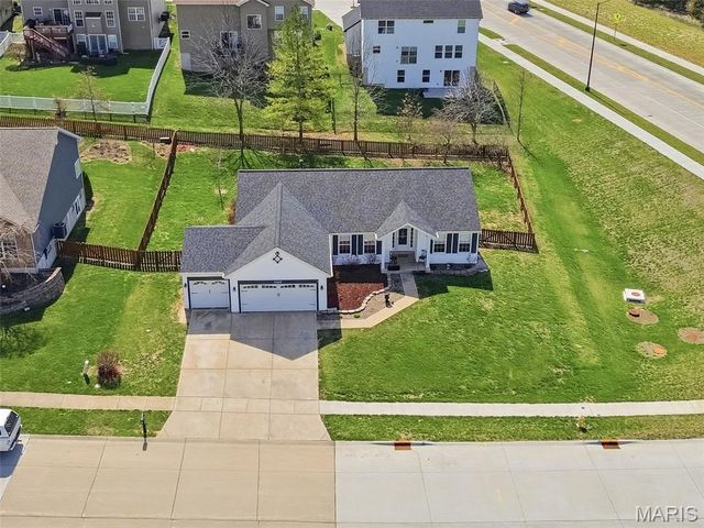 2522 Bear Creek Drive, Wentzville, MO 63385