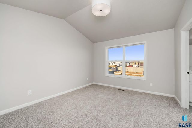 2805 S Copper Creek Ave Avenue, Sioux Falls, SD 57110