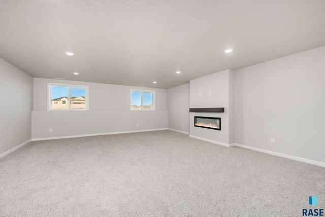 2805 S Copper Creek Ave Avenue, Sioux Falls, SD 57110